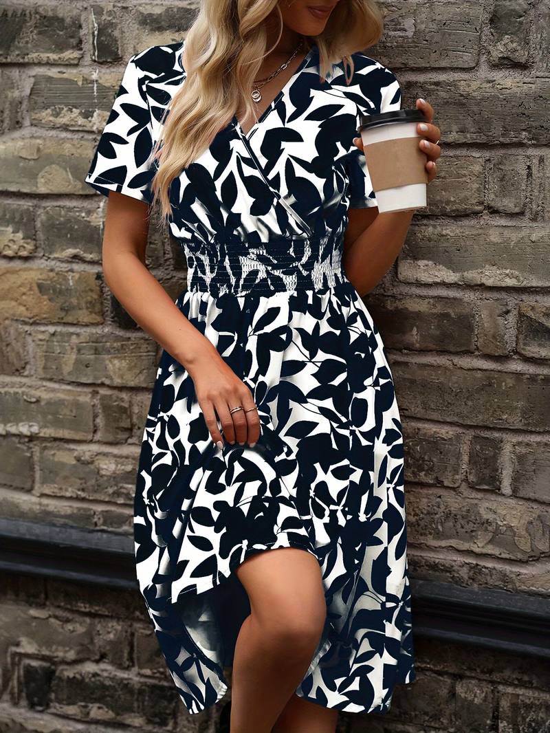 Ivy – Vestido cruzado de manga corta con estampado floral