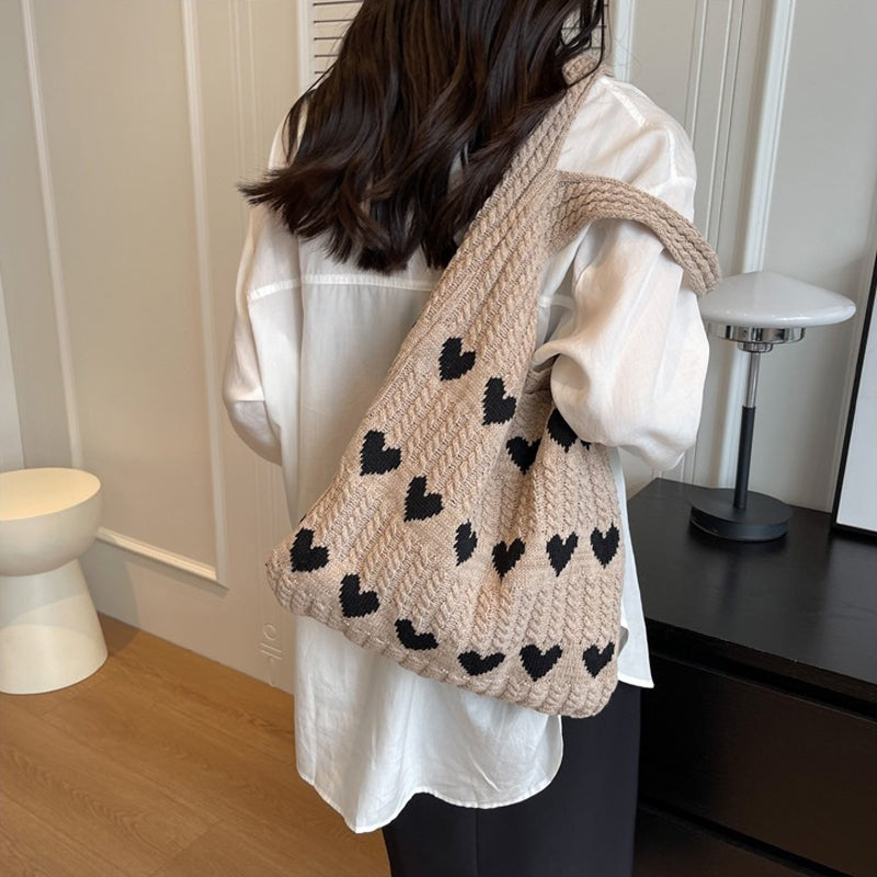 Sommerhæklet tote-taske med hjerter