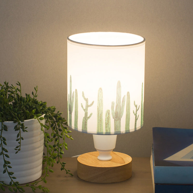 Naturis – moderne Tischlampe aus Stoff