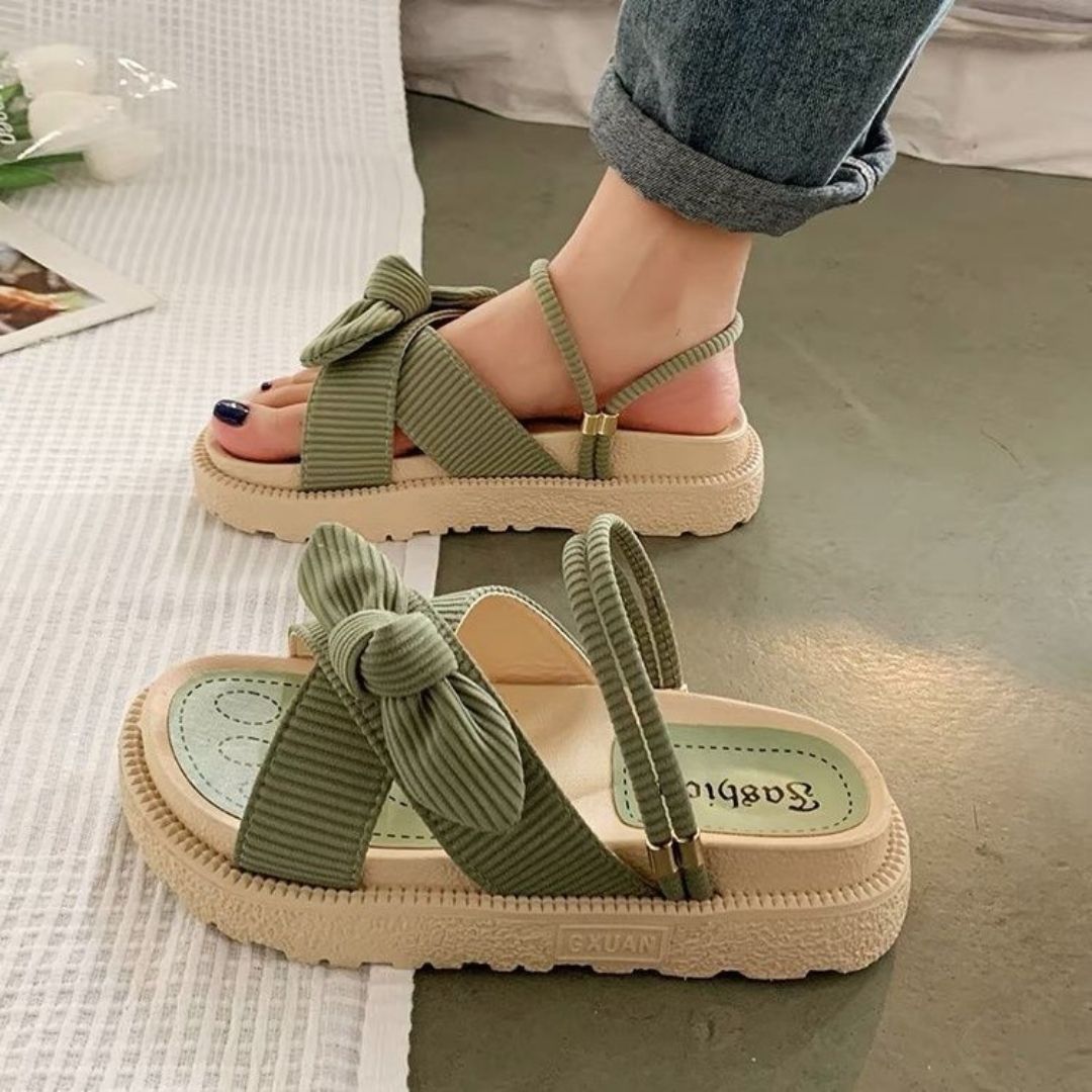 Phoebe - Luxuriöse Wildledersandalen