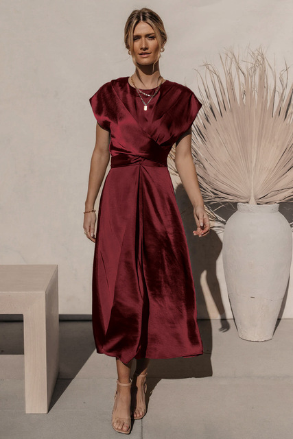 Athena - Elegante vestido satinado cruzado