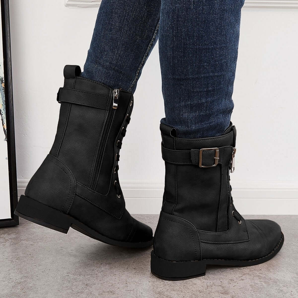 Astrid Classic kampstøvler med lynlås og remdetaljer