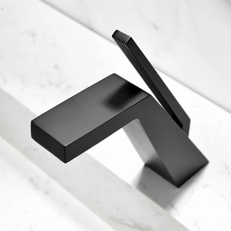 PureFlow – Moderne Badezimmerarmatur mit Einhebelbedienung