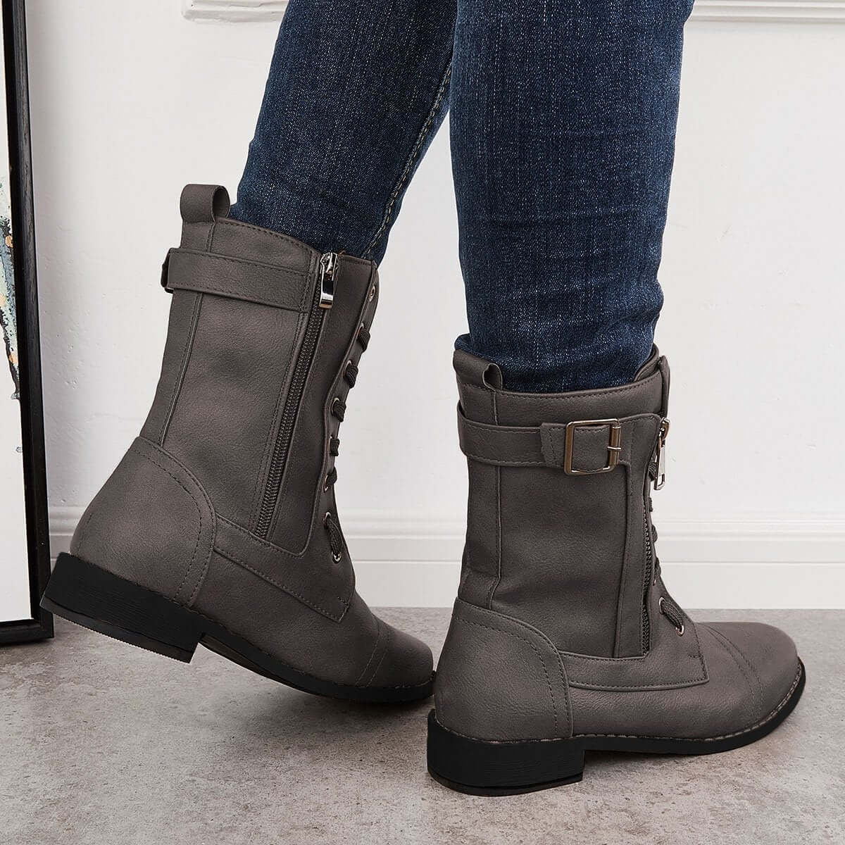 Astrid Classic kampstøvler med lynlås og remdetaljer