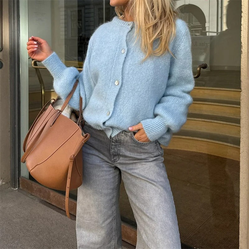 Signe Weiche Oversize-Strickjacke mit Knöpfen und langen Ärmeln