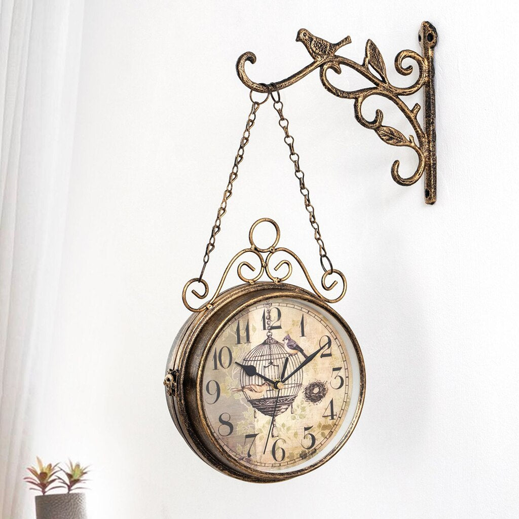 TimelessTracks - Vintage Togstationsur für klassische Eleganz