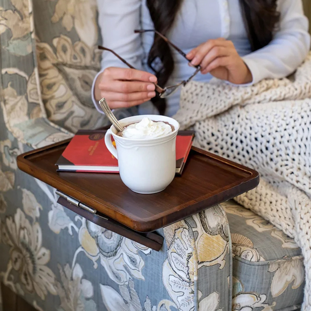 ArmNest – Beistelltisch für die Sofalehne