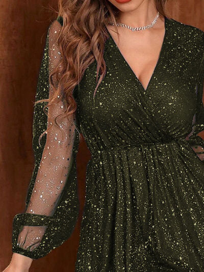 Madeleine - Elegante vestido brillante con escote en V