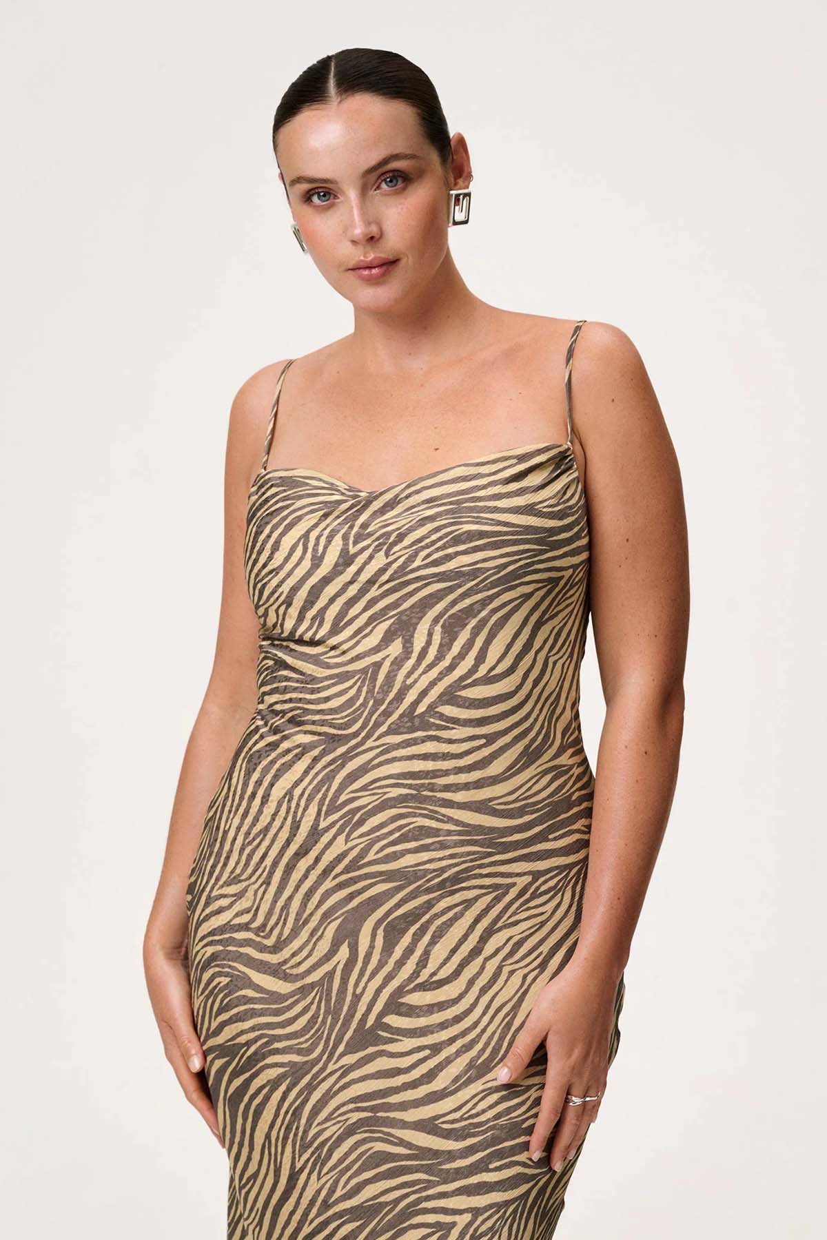 Via - Vestido largo Elegance