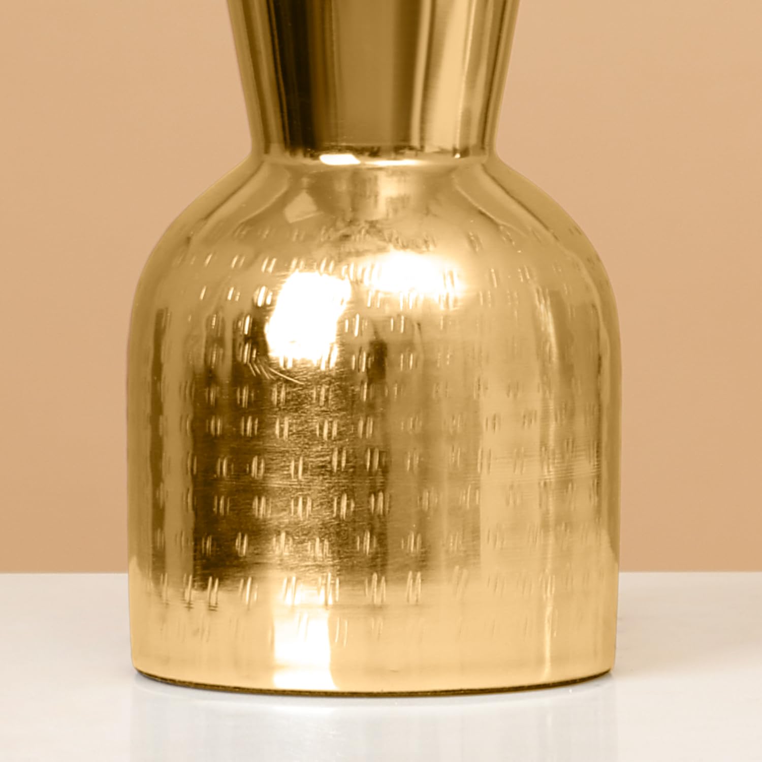Elarya - Vase mit goldener Strahlkraft