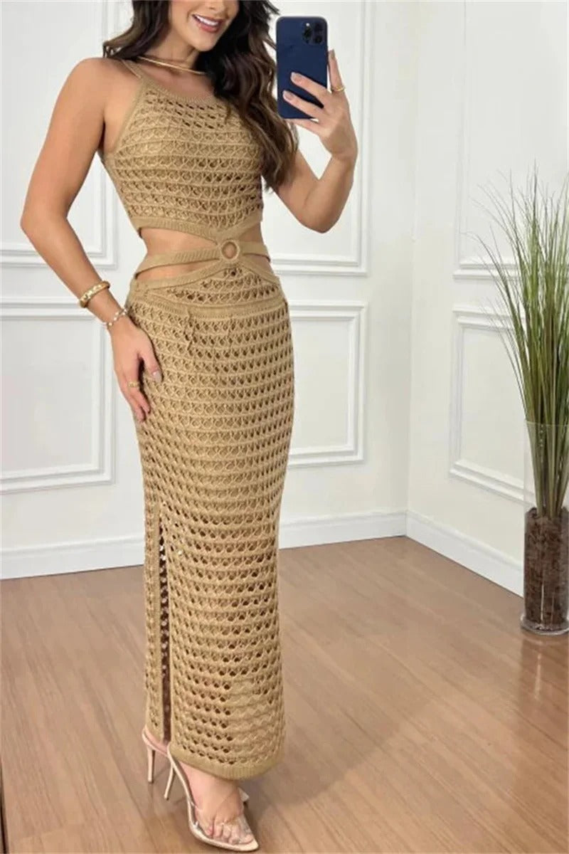 Alora - Elegantes gestricktes Strandkleid mit Seitenschlitz