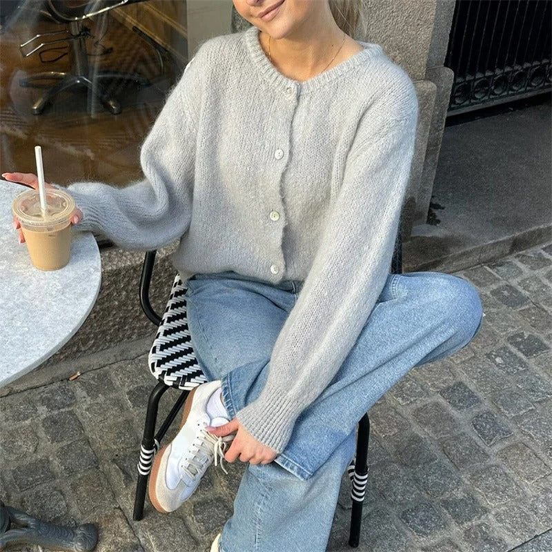 Signe Weiche Oversize-Strickjacke mit Knöpfen und langen Ärmeln