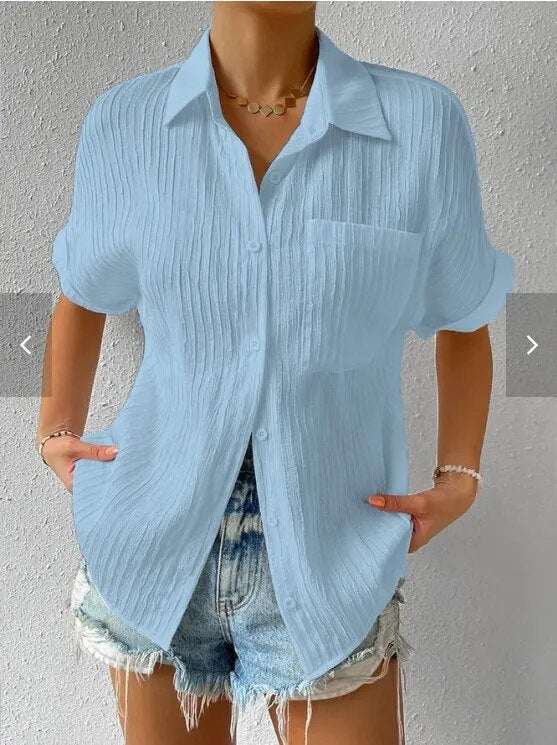 Gabriela - Blusa plisada casual con solapa