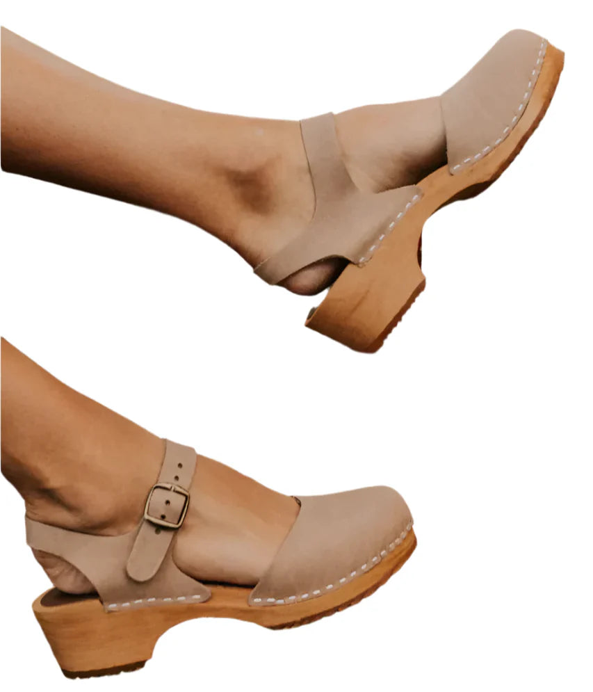Stella - Holzabsatz Holzschuhe mit Knöchelriemen und Schnalle