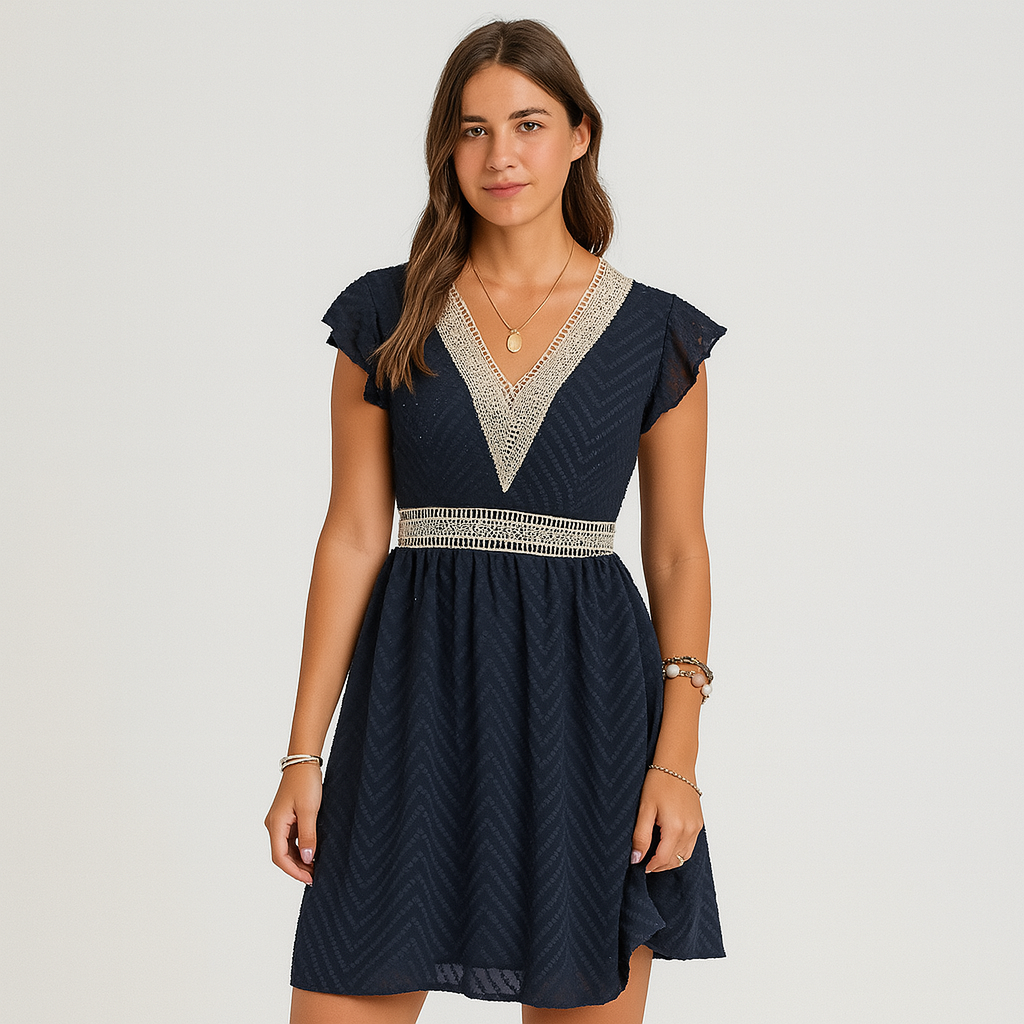Lagenummer Sommerkleid – Weich und fließend mit Kontrastdetails
