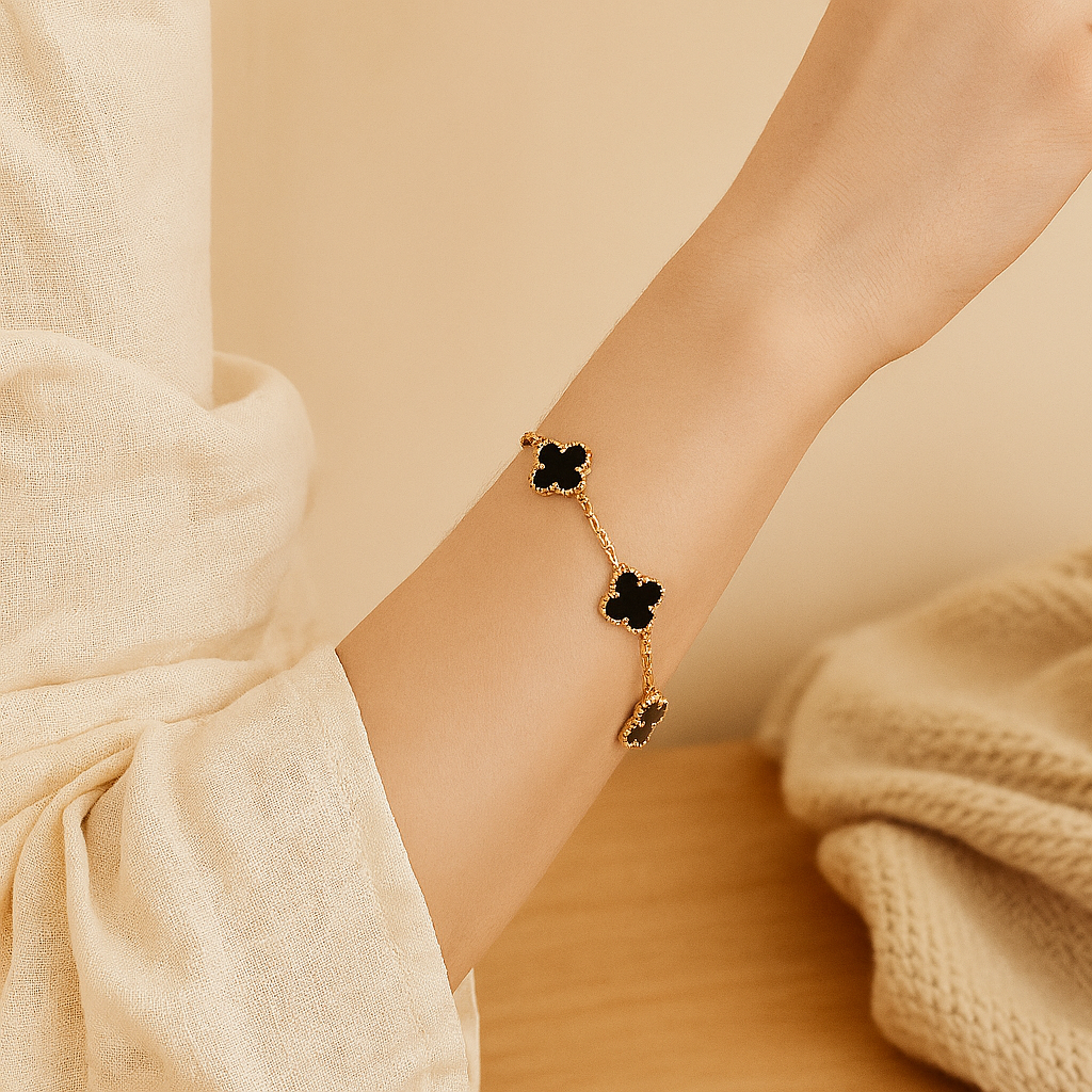 Thyra - Klassisches vergoldetes Armband