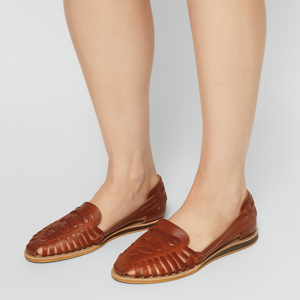 Camilla - Geflochtene Ledersandalen im Flachdesign