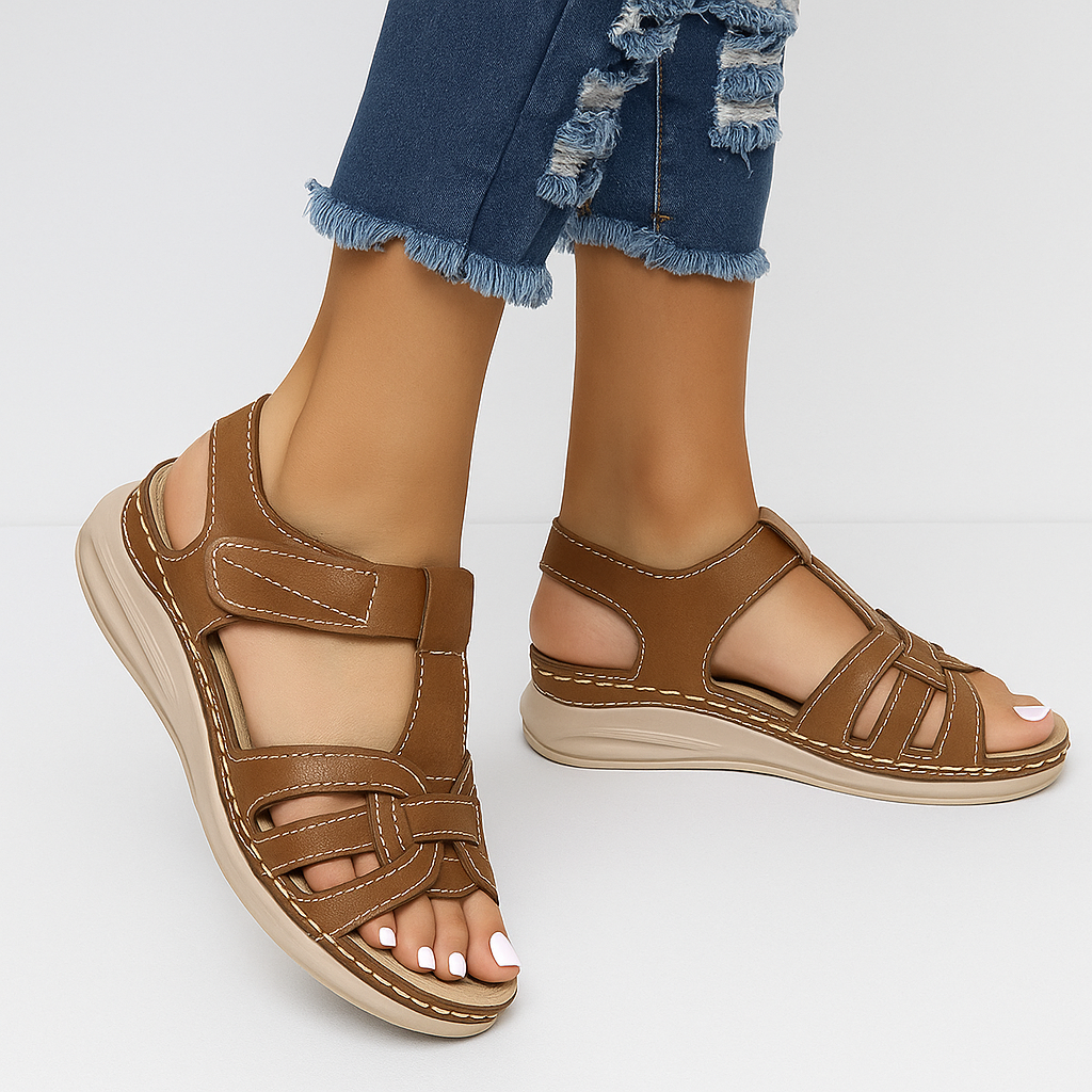 Carmela – Komfortable Flatform-Sandalen mit Riemen und Schnalle