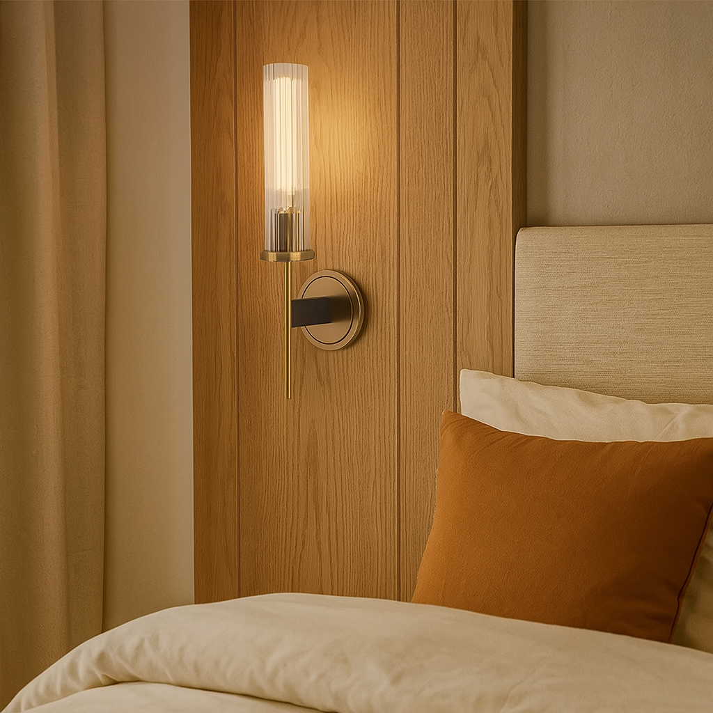 Bronzia – Ribbet Glas und Warmes Kupfer-Finish Moderne Wandleuchte