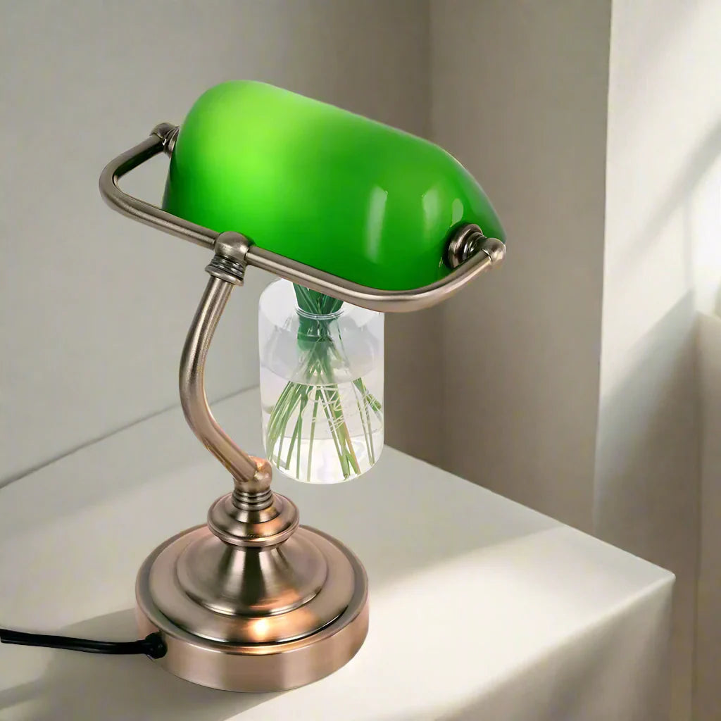 EleganceShade - Vintage Verstellbare Schwenkarmlampe