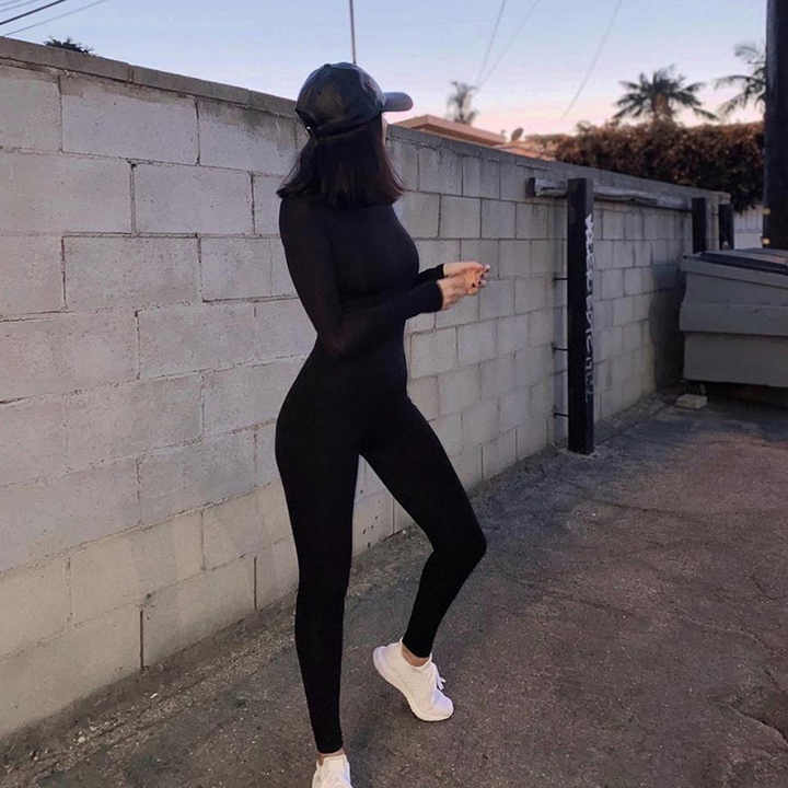 Leah - Langarmiges Sportoutfit - Enganliegendes Trainingsoverall für Frauen