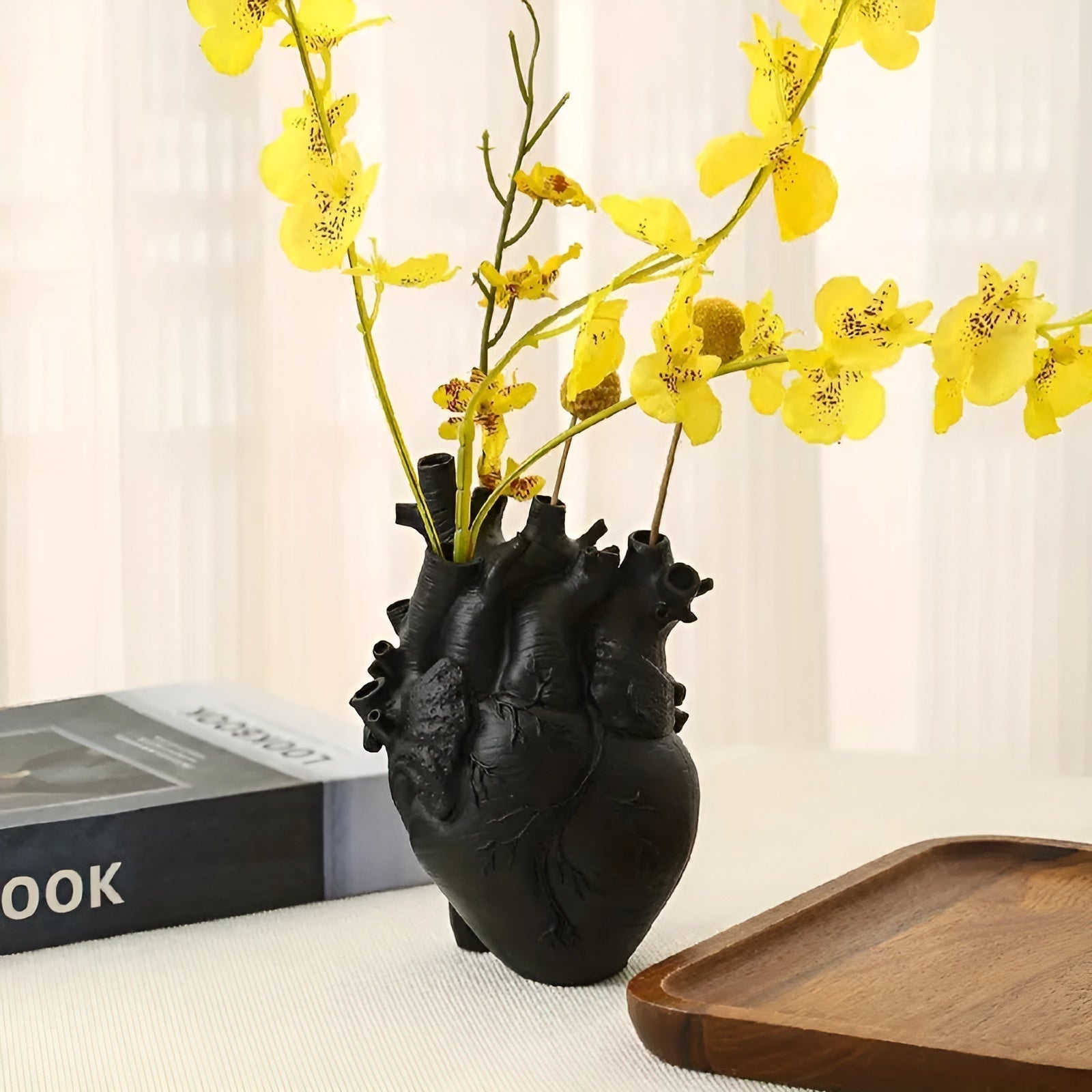 CherishBloom - Elegante herzförmige Vase für romantischen Charme