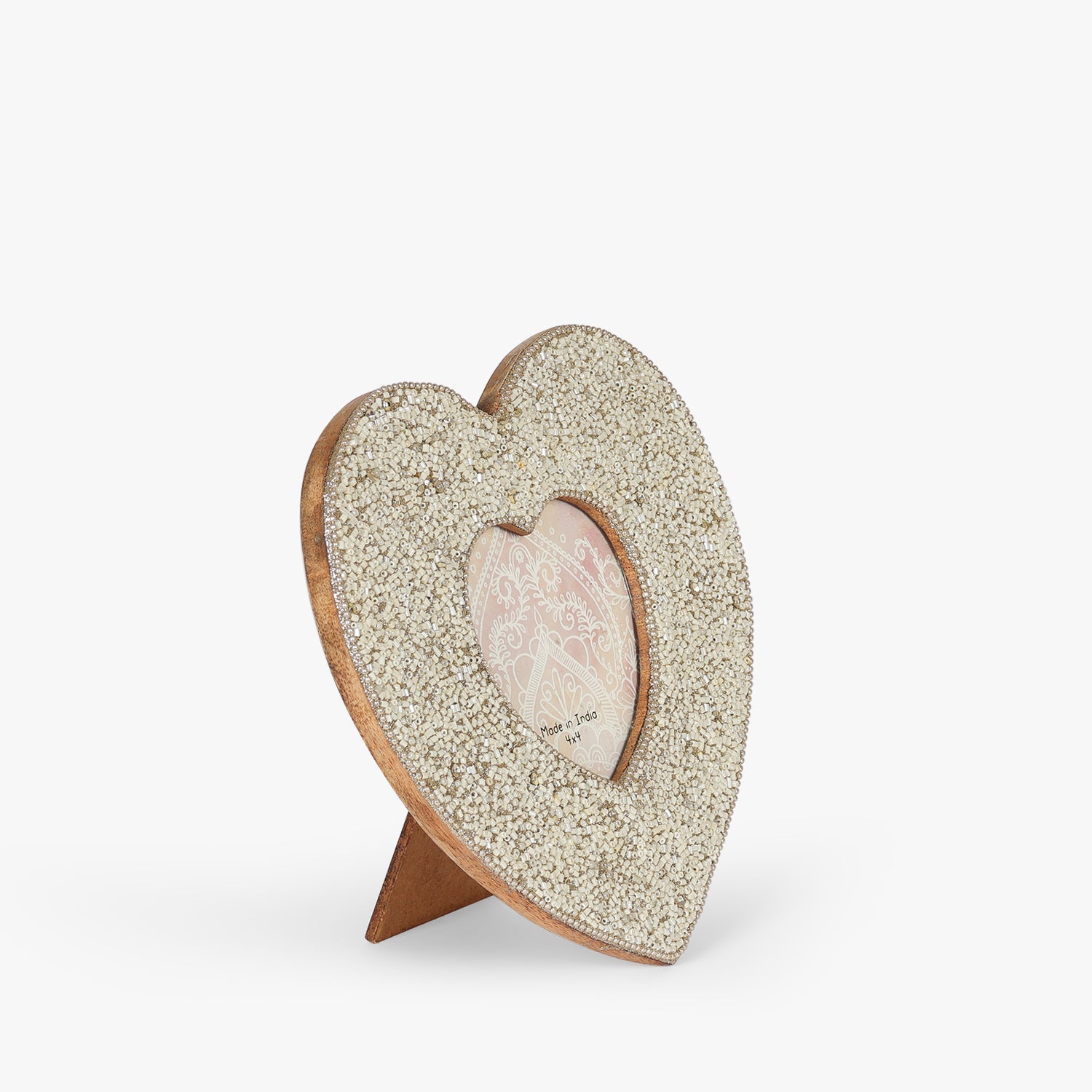 Serapis – Fotorahmen mit weißen Herzperlen