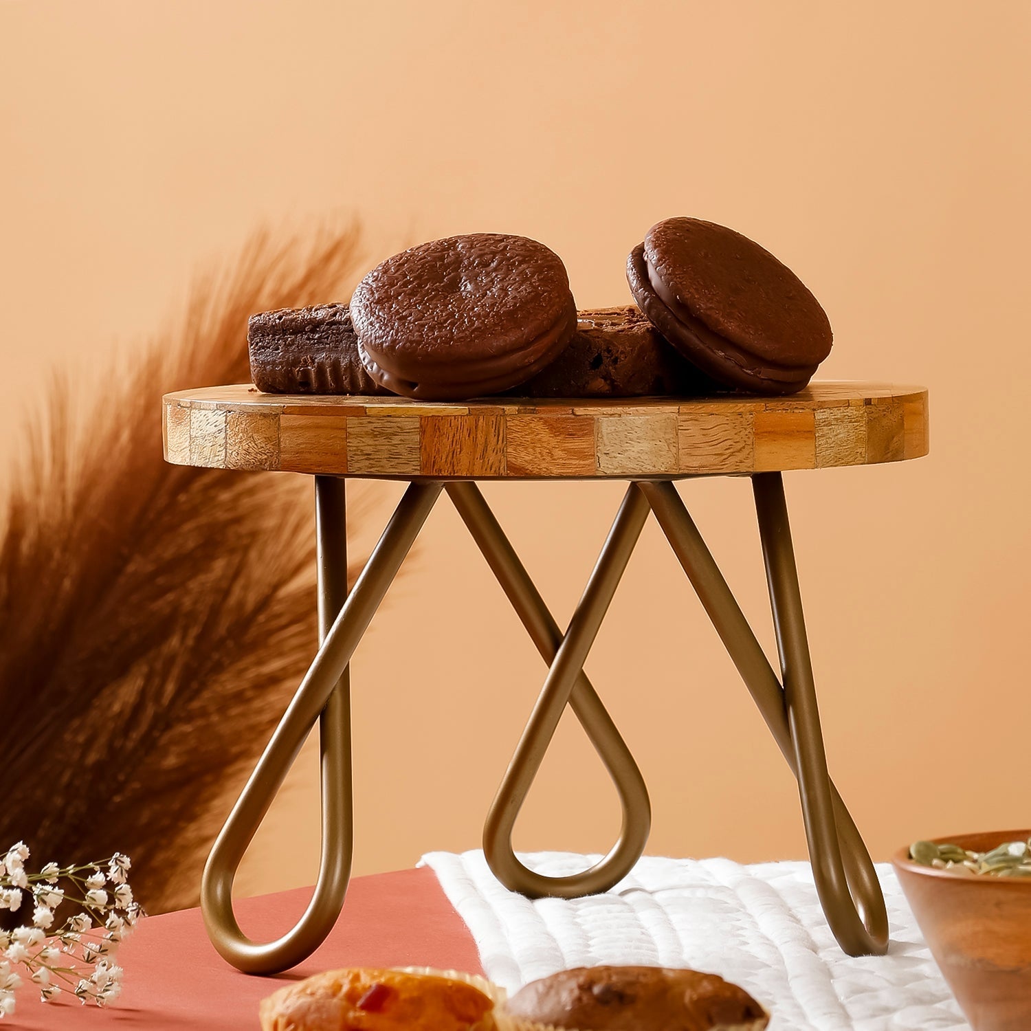 Octavra - Geometrischer abstrakter Holz- und Metall-Pizzaständer