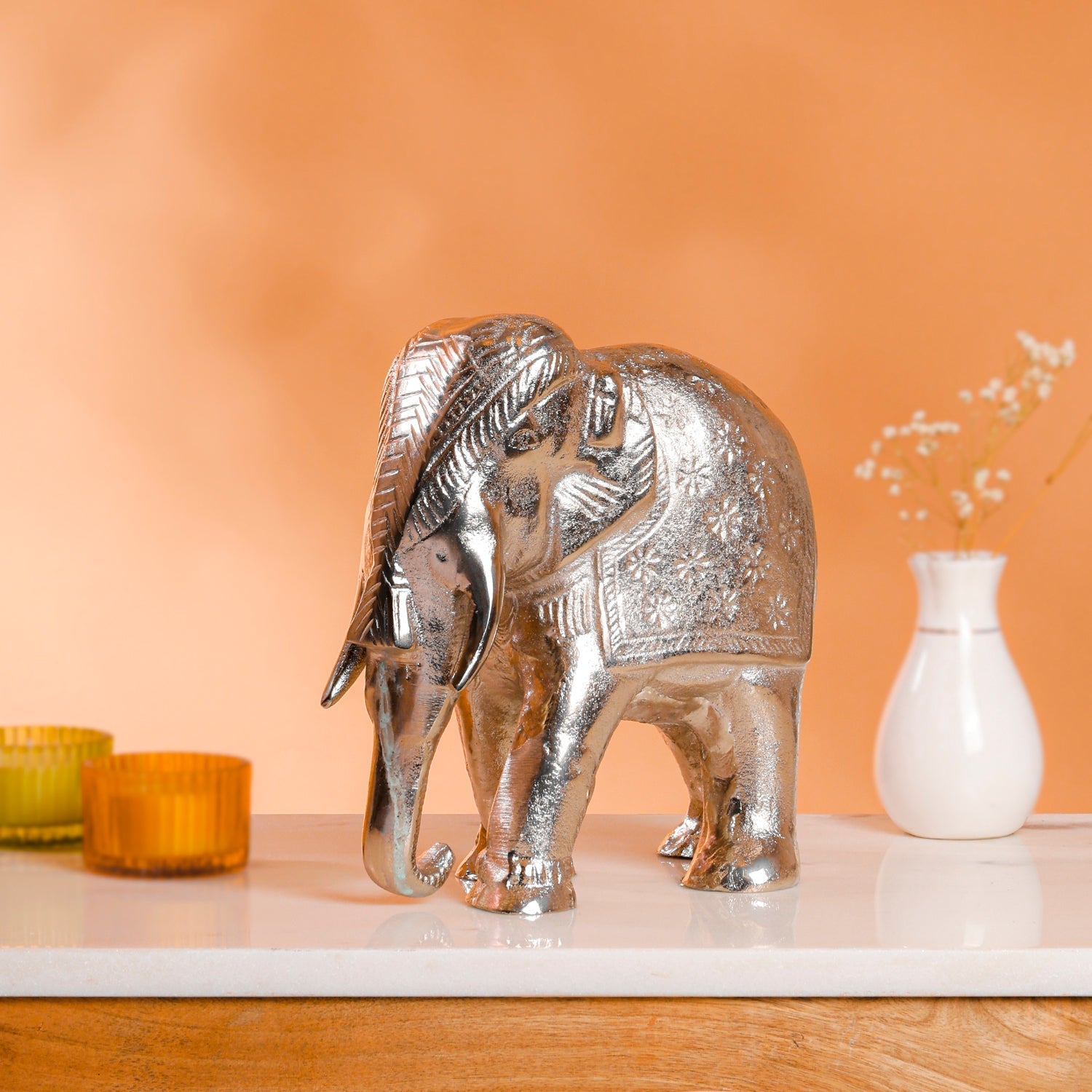 Ormetha – Estatua de elefante en relieve plateado