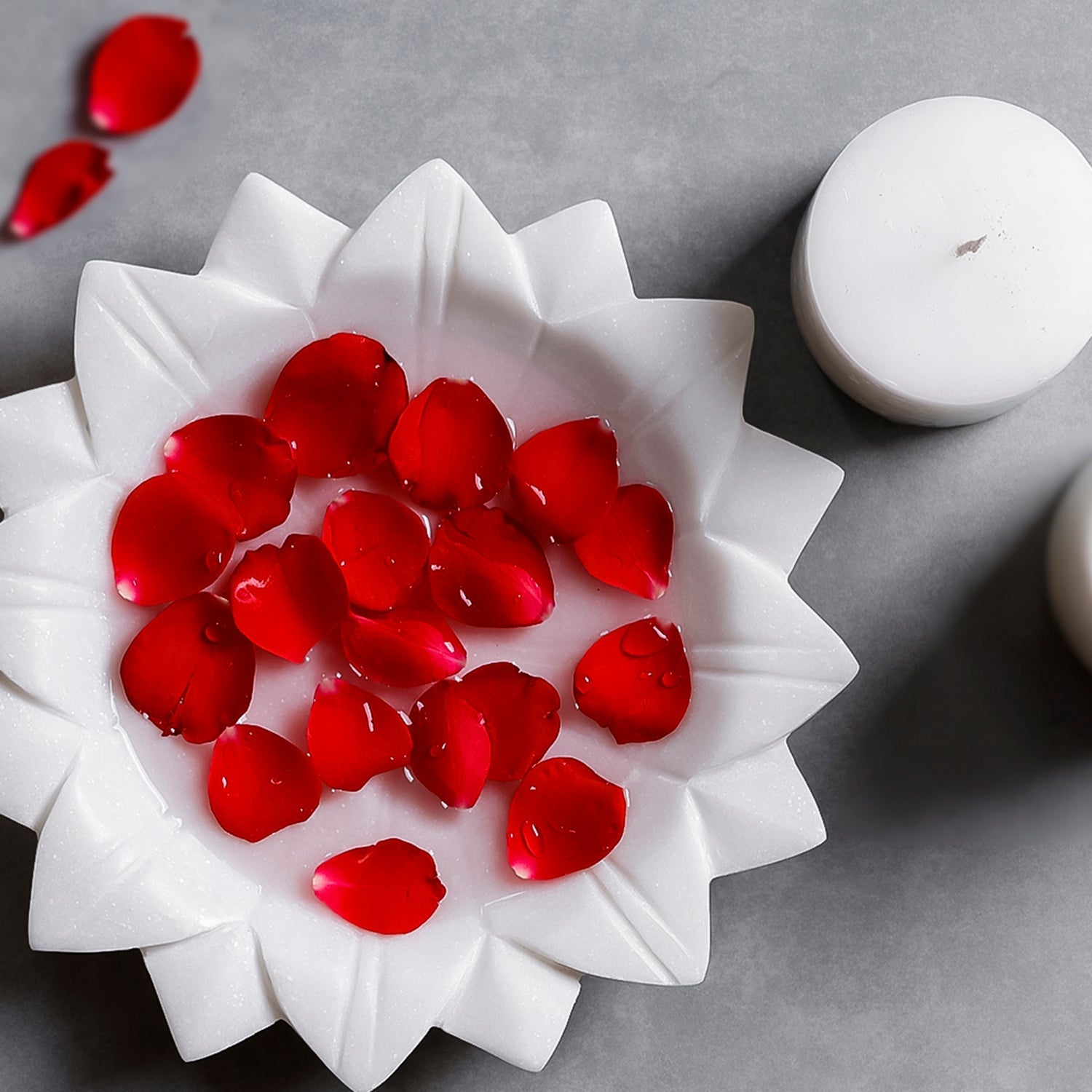 Lunetra – Elegante weiße geometrische Keramikschale