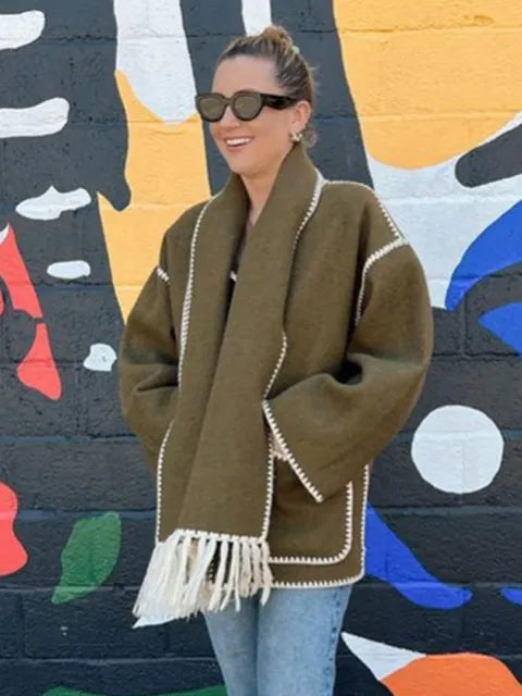 Mathilde - Elegante einreihige Jacke mit Knopf und Schal