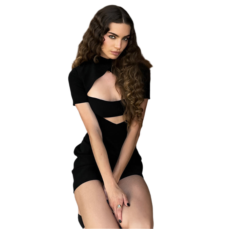 Esme - Vestido corto recortado con cuello alto moderno