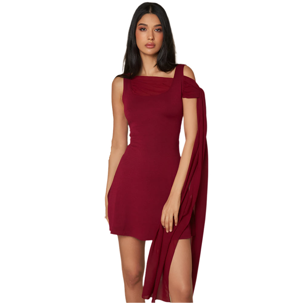 Jaqueline - diseño asimétrico y chal sin hombros