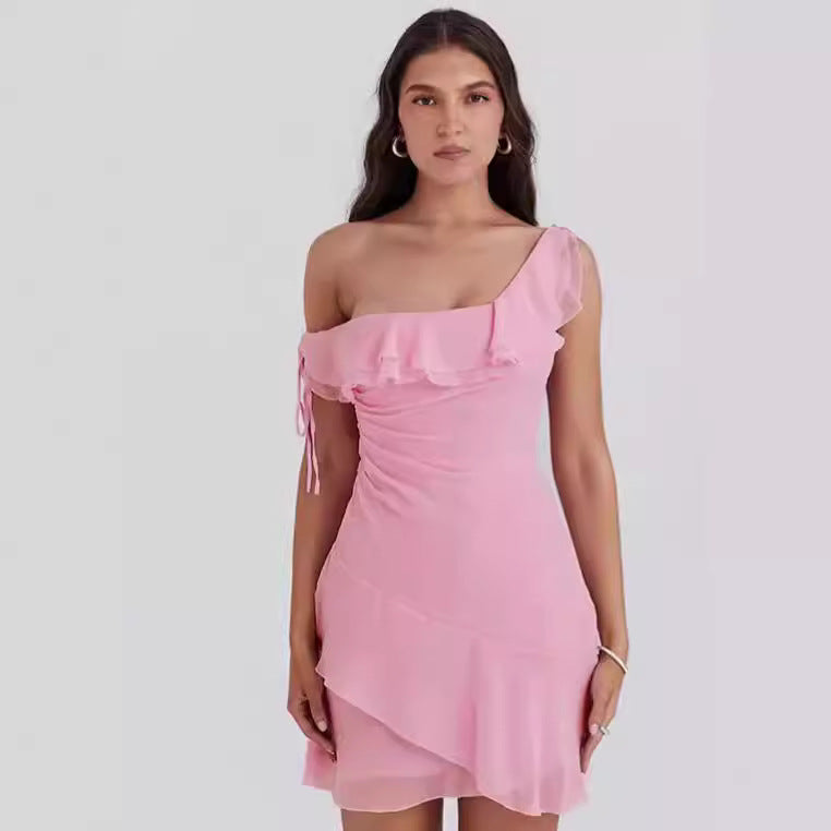 Rafaela - Vestido con hombros descubiertos con detalles de volantes y diseño con abertura lateral