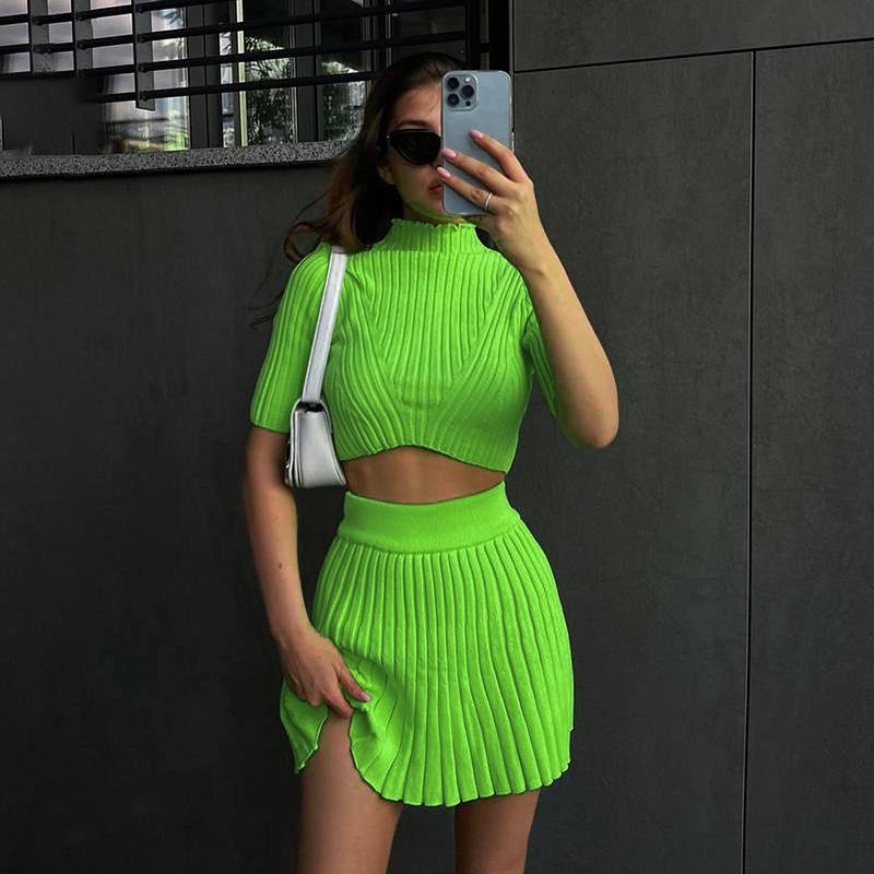 Kelly - Modernes Ripp-Crop-Top und Plissierter Rock Set