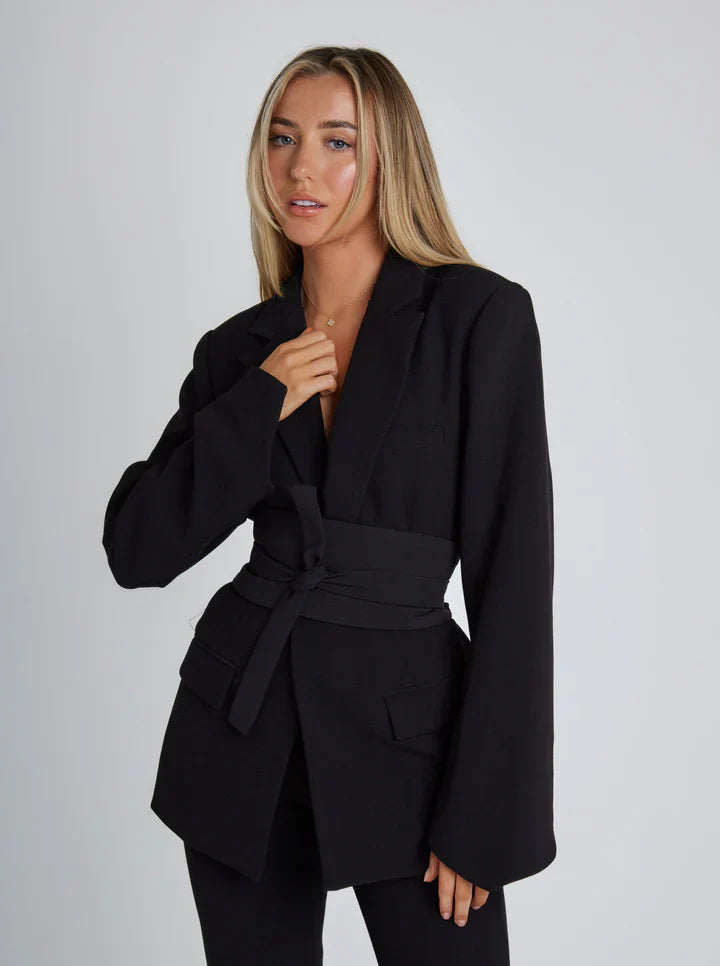 Laura – Blazer con cintura estrecha