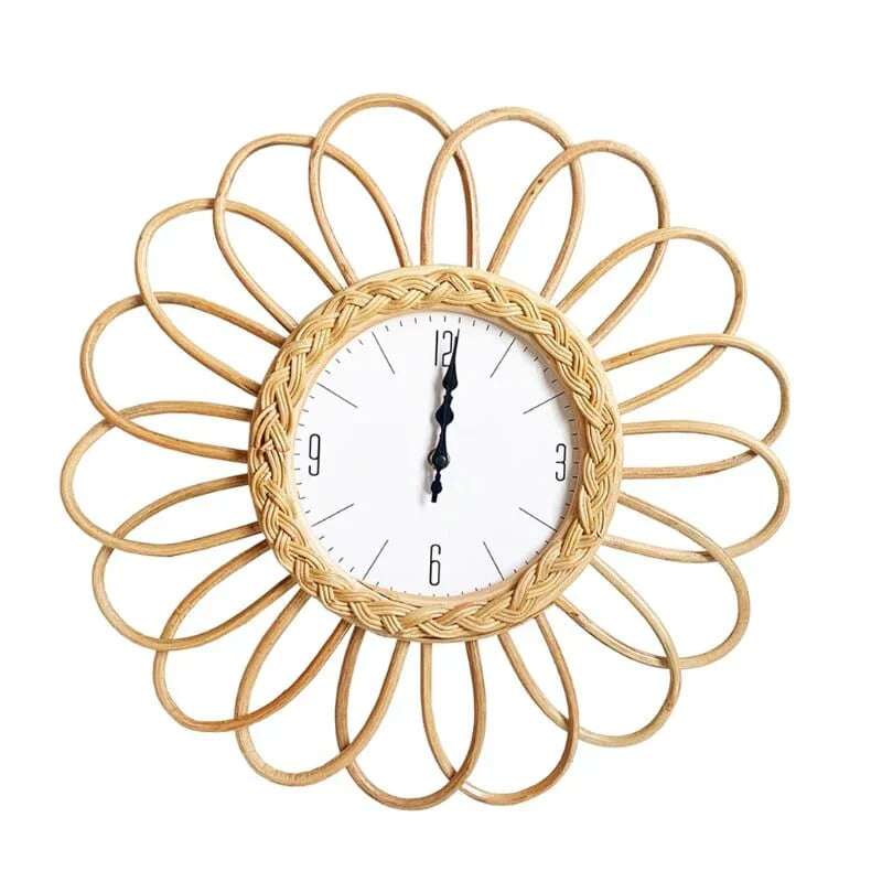 BohoBloom – Runde Wanduhr mit Blumenmuster aus Rattan im Bohemian-Stil