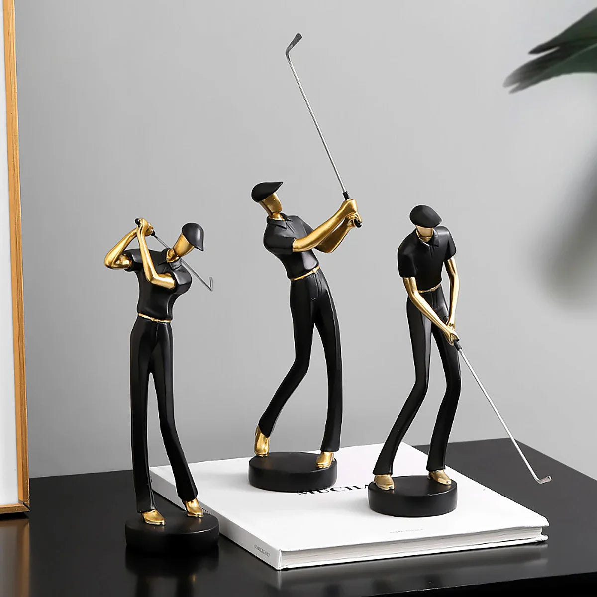 TeeStance - Elegante Golfpose Skulptur