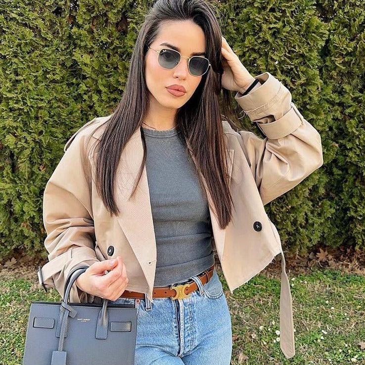 Brianna - Trendy kurzer Trenchcoat