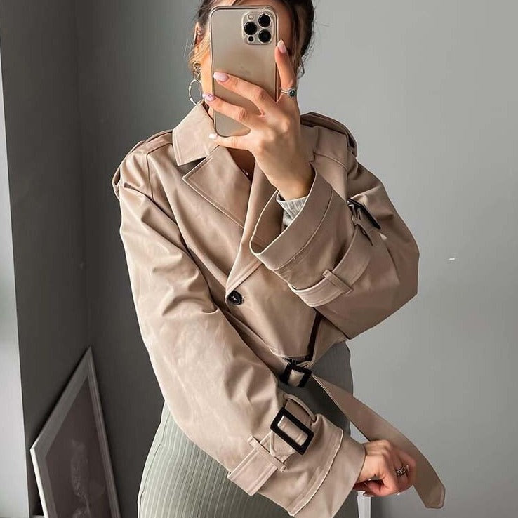 Brianna - Trendy kurzer Trenchcoat