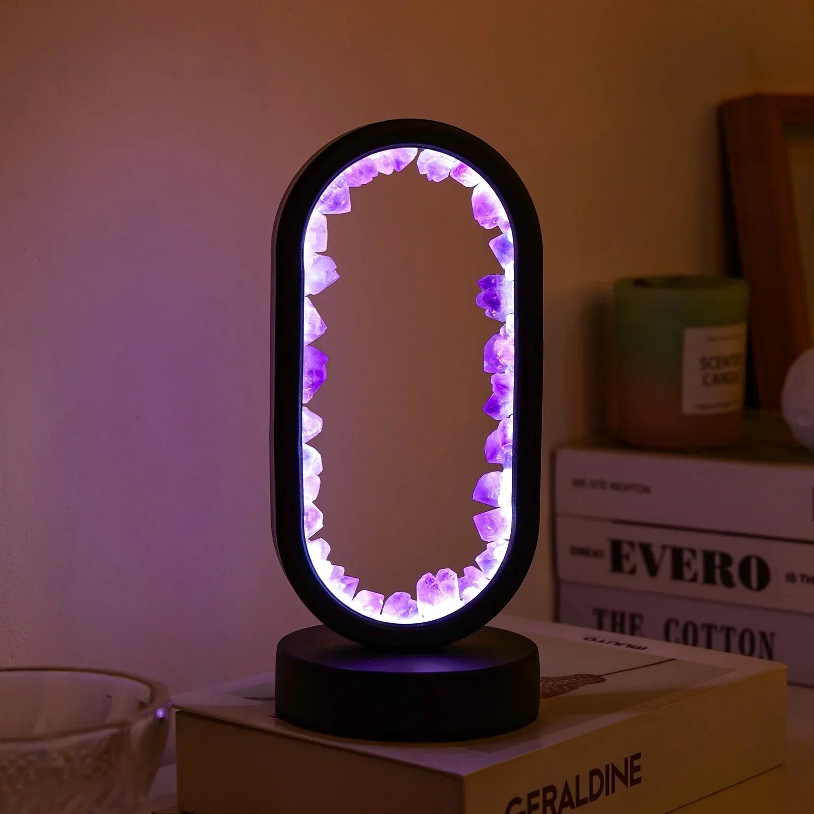 AmethystGlow – Ruhe und moderne Eleganz Ovaler Kristall-LED-Lampe