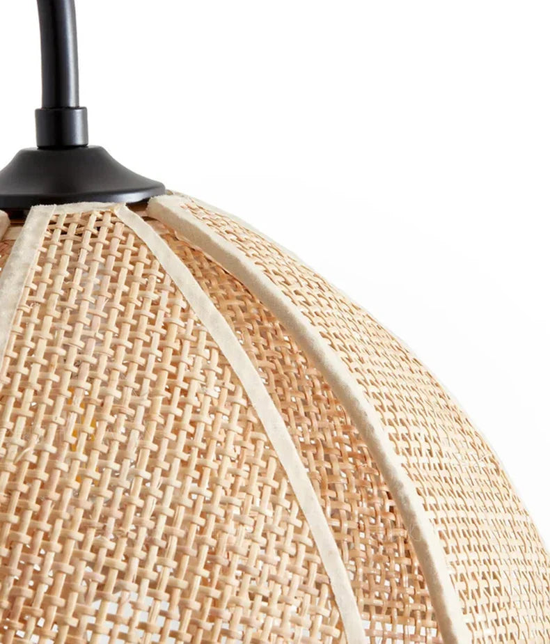BloomGlow - Boho Rattan Gewebte Blumen Wandlampe