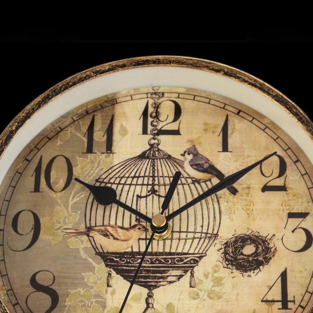 TimelessTracks - Vintage Togstationsur für klassische Eleganz