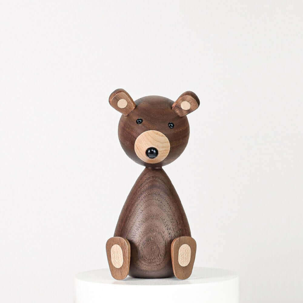 WoodlandWhimsy – Legende Bären-Holzfigur mit minimalistischem Charme
