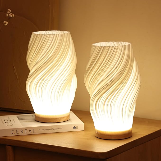 VelaLume - Zuverlässige Tischlampe mit gewelltem Schirmdesign