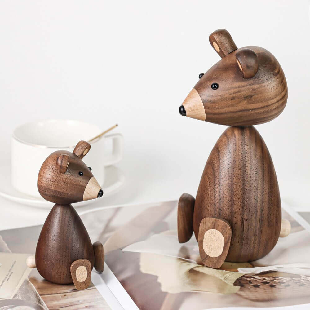 WoodlandWhimsy – Figurine en bois d'ours légendaire au charme minimaliste