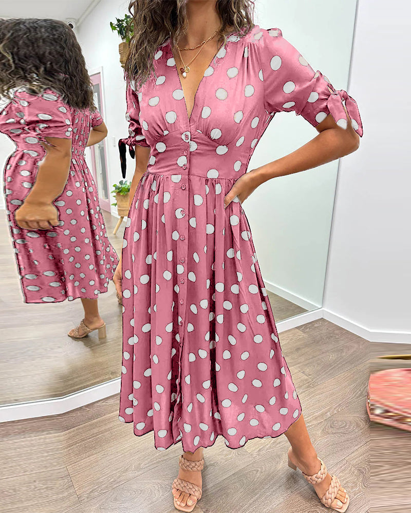 Sigrid - Tiefe V-Ausschnitt und gepunktetes Kleid