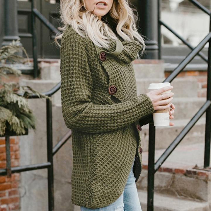 Nora – Warmer Rollkragenpullover mit Knöpfen
