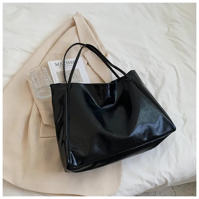 Raye - Stilvolle Schultertasche mit großer Kapazität