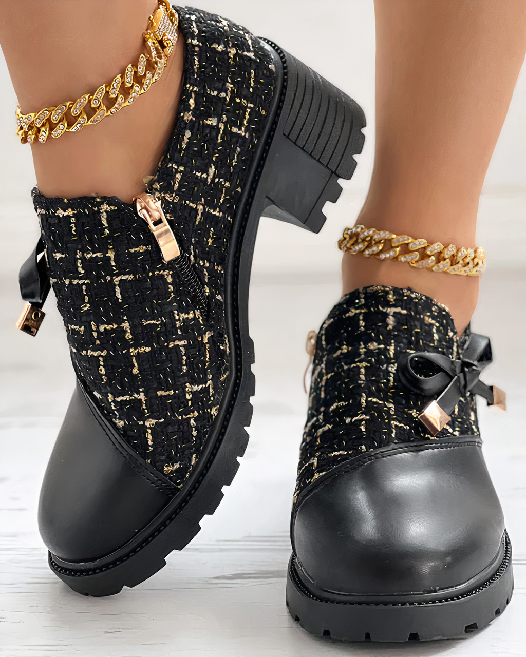 Wilhelmina - Zapatos con tacones gruesos y cordones